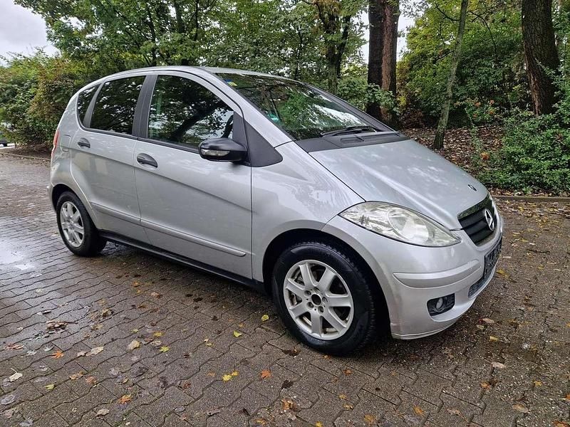 Polarsilber metalliclack Gebraucht 2005 Mercedes A180 Kleinwagen | 2.200 € (Guter Preis) - Bild 1/4