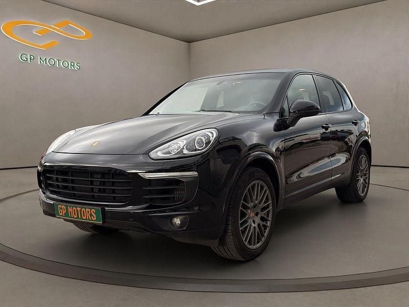 Schwarz Gebraucht 2018 Porsche Cayenne Platinum Edition SUV | 38.590 € (Fairer Preis) - Bild 1/4