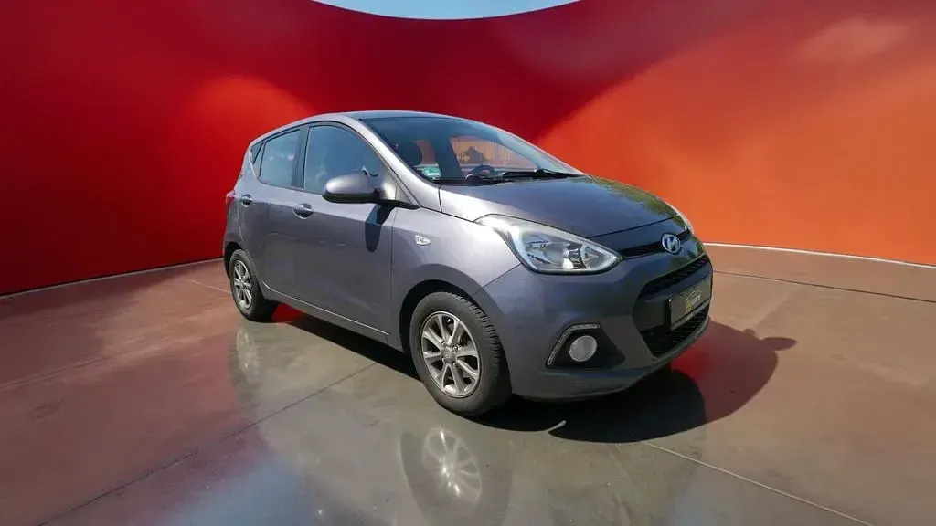 Gebraucht Hyundai i10 Edition 67 PS (49 kW) 2014 Grau Kleinwagen