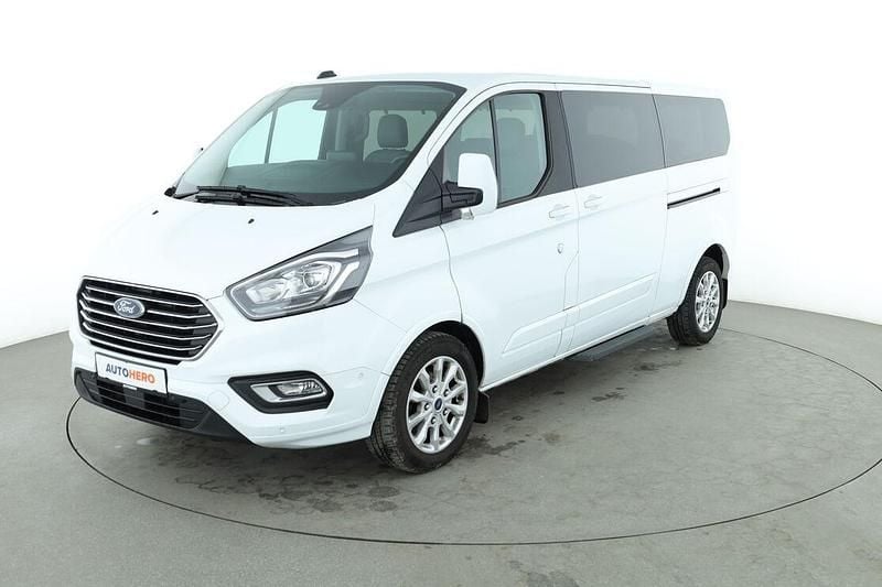Weiß Gebraucht 2023 Ford Tourneo Titanium Van / Kleinbus | 38.370 € (Fairer Preis) - Bild 1/3