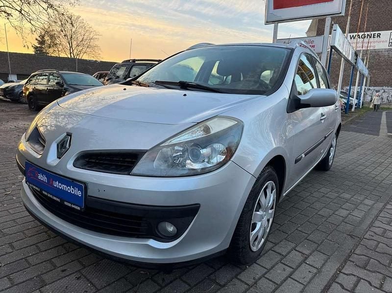 Gebraucht Renault Clio GrandTour Dynamique 101 PS (74 kW) 2008 Silber Kombi