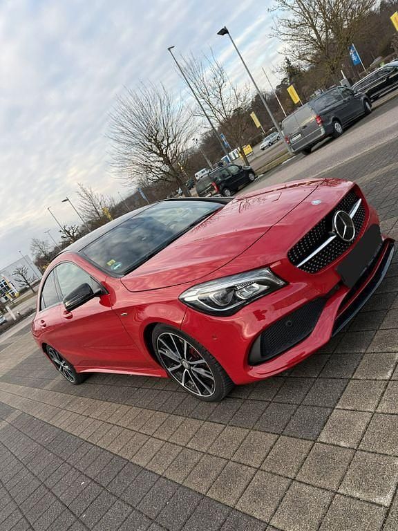 Gebraucht Mercedes CLA250 218 PS (160 kW) 2017 Rot Limousine