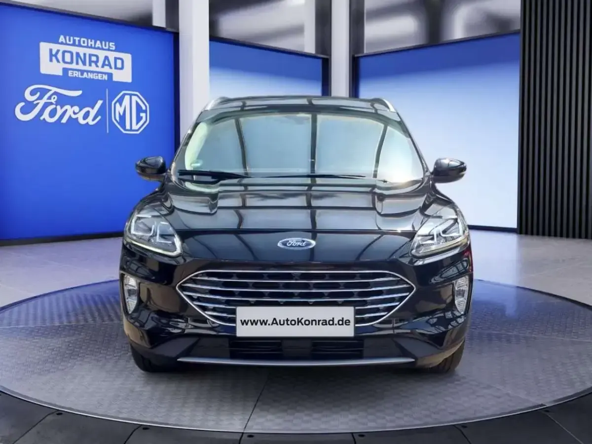 Usado Ford Kuga Titanium X 150 HP (110 kW) 2024 Preto SUV