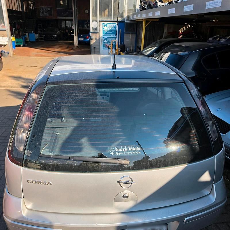 Gebraucht Opel Corsa 60 PS (44 kW) 2005 Silber Kleinwagen