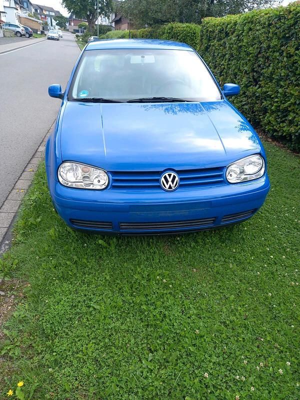 Blau Gebraucht 2000 VW Golf IV Limousine | 1.700 € (Guter Preis) - Bild 1/4