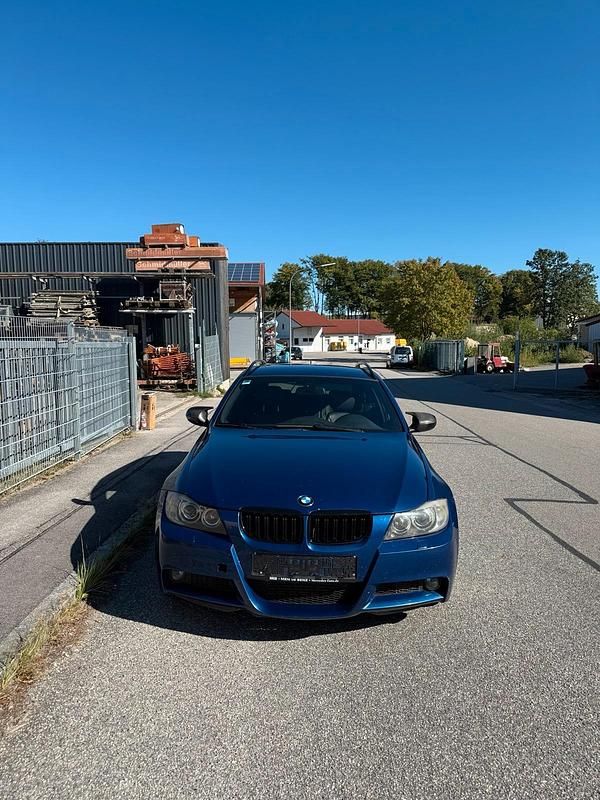 Blau Gebraucht 2006 BMW 330 M Sport Kombi | 4.300 € (Fairer Preis) - Bild 1/4