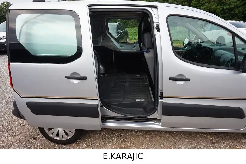 Gebraucht Citroën Berlingo 98 PS (72 kW) 2013 Silber Van / Kleinbus