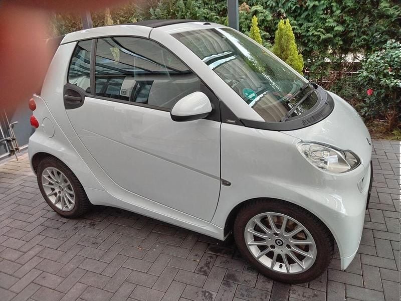 Gebraucht Smart ForTwo Cabrio Passion 71 PS (52 kW) 2012 Weiß Cabrio
