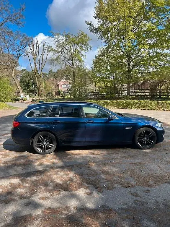 Gebraucht BMW 520 184 PS (135 kW) 2012 Blau Kombi