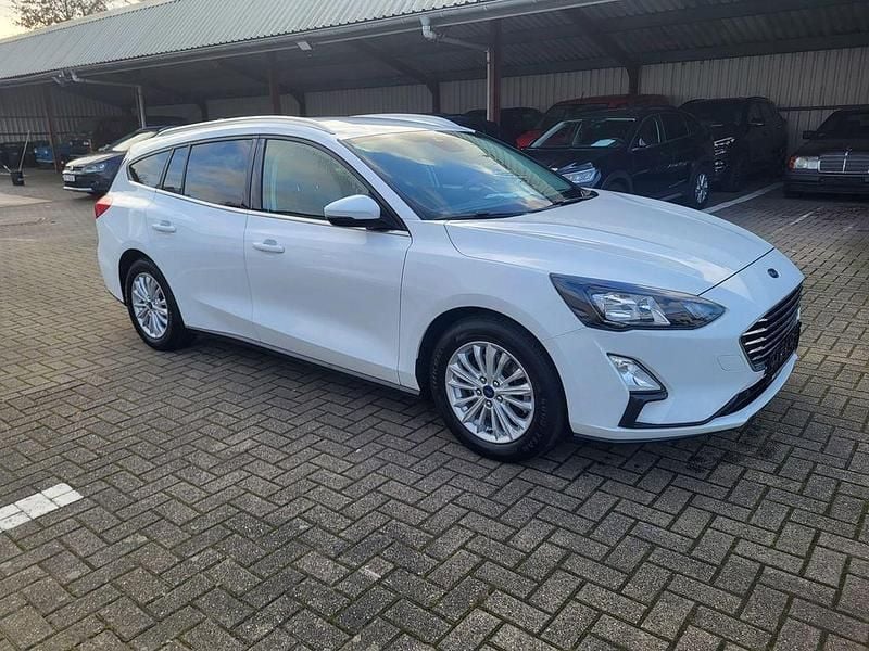 Weiß Gebraucht 2020 Ford Focus Titanium Kombi | 9.900 € (Superpreis) - Bild 1/4