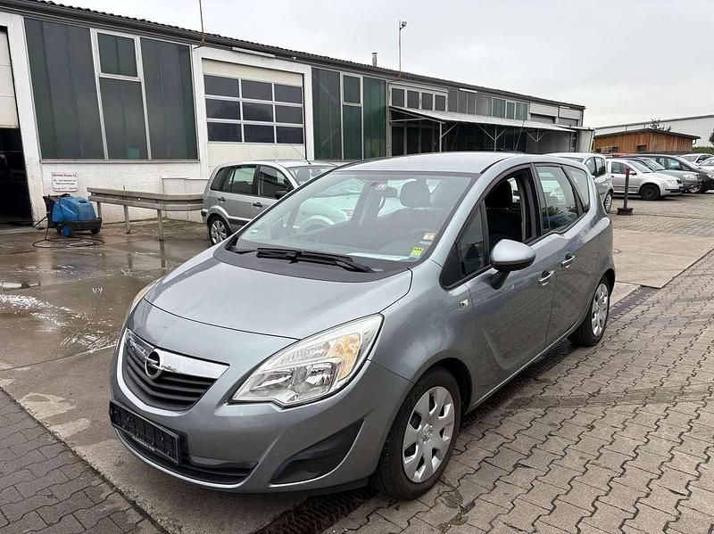 Silbersee/perl silber (m2) Gebraucht 2011 Opel Meriva Edition Van / Kleinbus | 1.800 € (Fairer Preis) - Bild 1/4