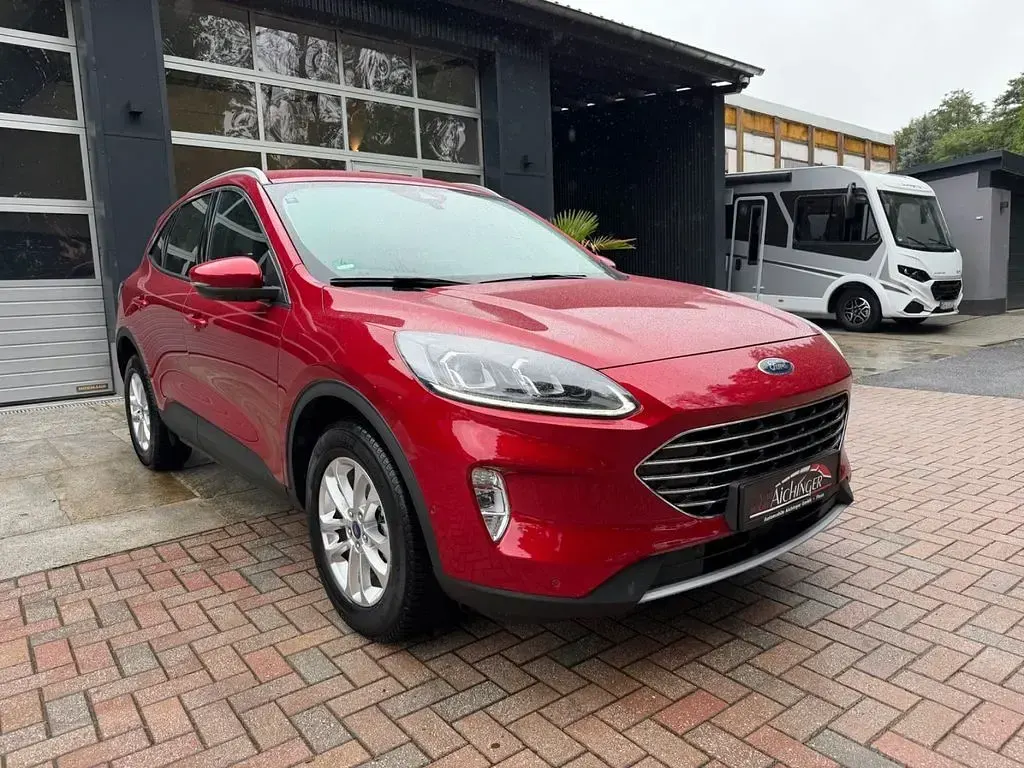 Gebraucht Ford Kuga Titanium 152 PS (111 kW) 2023 Rot SUV