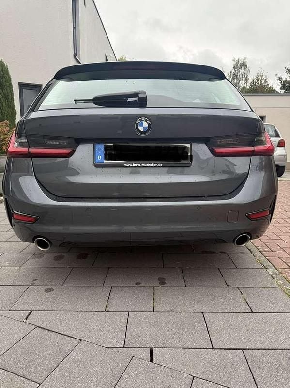 Gebraucht BMW 330 M Sport 258 PS (189 kW) 2020 Grau Kombi