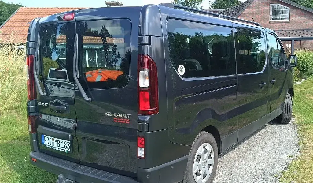 Gebraucht Renault Trafic 150 PS (110 kW) 2023 Schwarz Van / Kleinbus