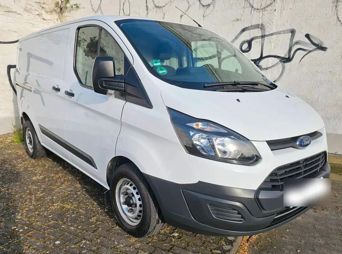 Używany Ford Transit Custom 105 KM (77 kW) 2017 Biały Minivan