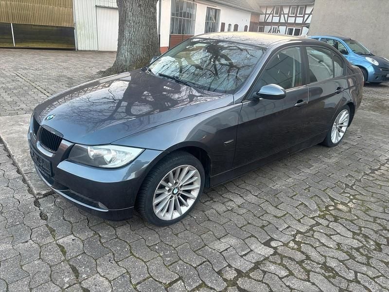 Gebraucht BMW 320 150 PS (110 kW) 2006 Grau Limousine