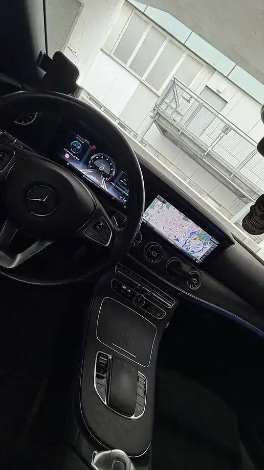 Gebraucht Mercedes E300 245 PS (180 kW) 2018 Schwarz Cabrio
