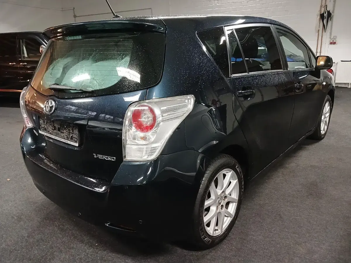 Gebraucht Toyota Verso Travel 132 PS (97 kW) 2012 Schwarz Van / Kleinbus