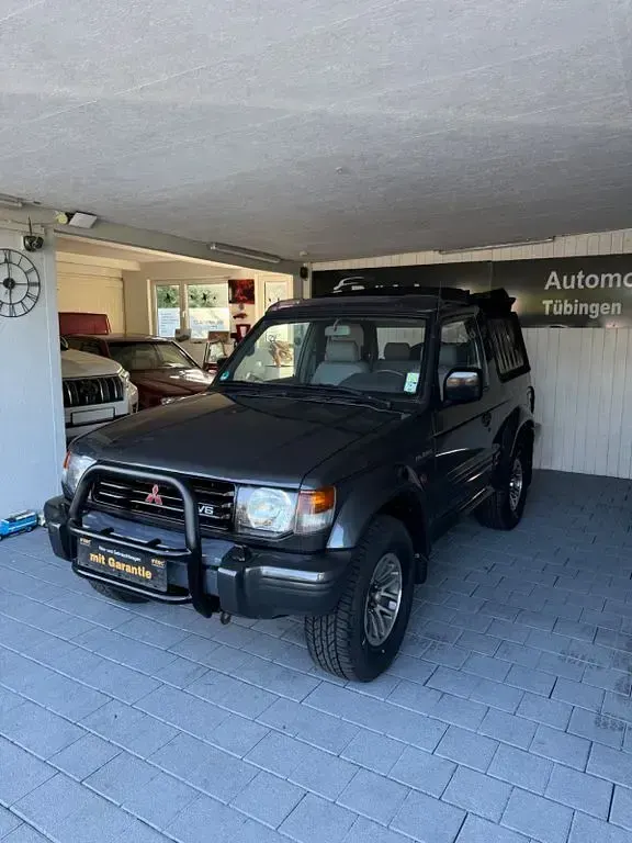 Gebraucht Mitsubishi Pajero 150 PS (110 kW) 1992 Schwarz SUV