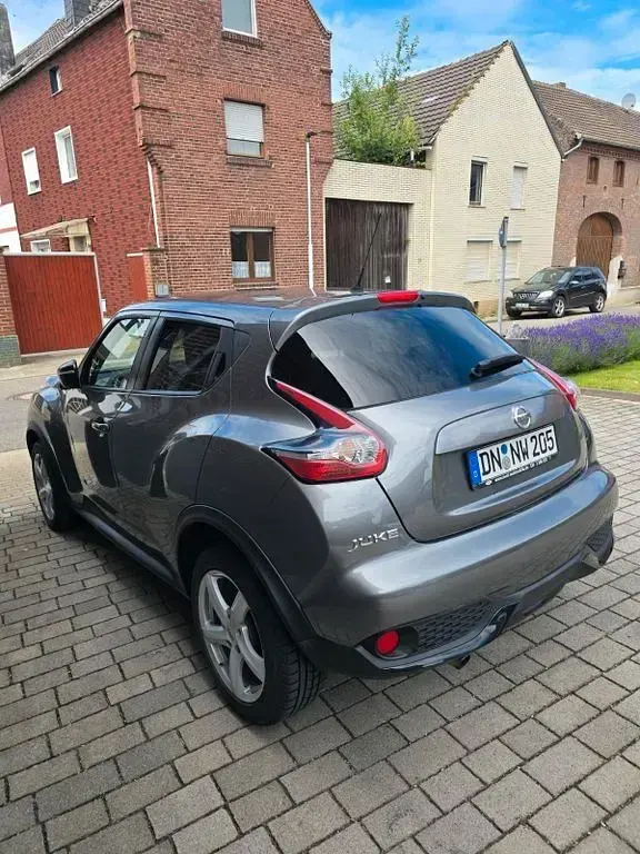 Gebraucht Nissan Juke N-Connecta 116 PS (85 kW) 2017 Grau SUV