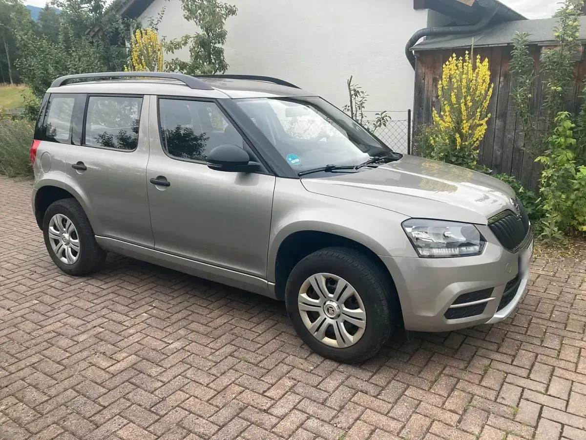 Gebraucht Skoda Yeti 122 PS (89 kW) 2015 Andere farben SUV