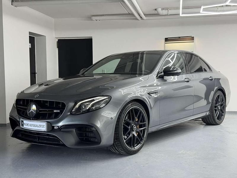 Grau Gebraucht 2018 Mercedes E63 AMG AMG Limousine | 47.999 € (Guter Preis) - Bild 1/4