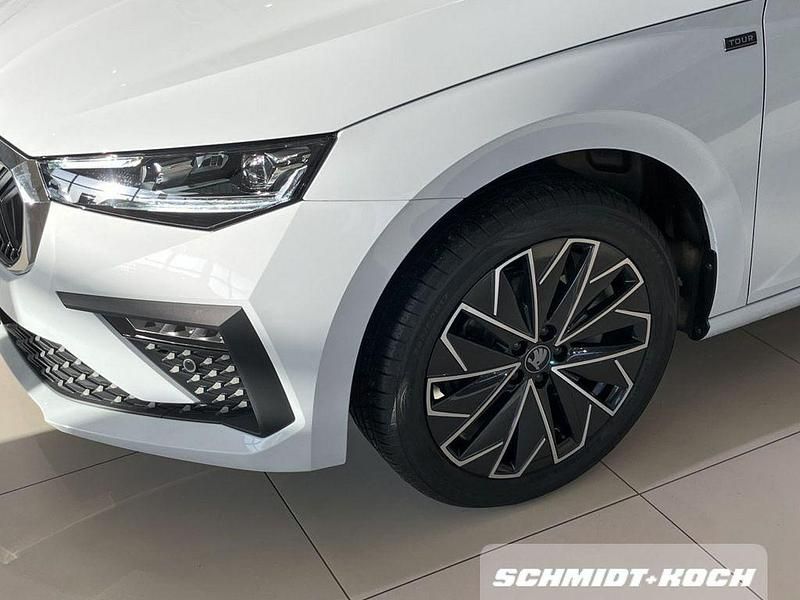 Neu Skoda Scala Tour 116 PS (85 kW) 2025 Weiß Kleinwagen