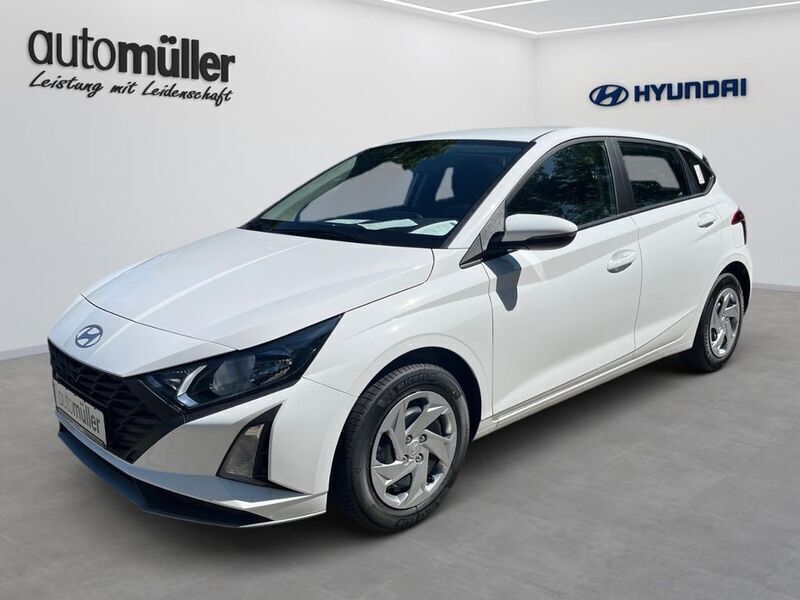 Weiß Gebraucht 2025 Hyundai i20 Select Limousine | 17.222 € (Fairer Preis) - Bild 1/4