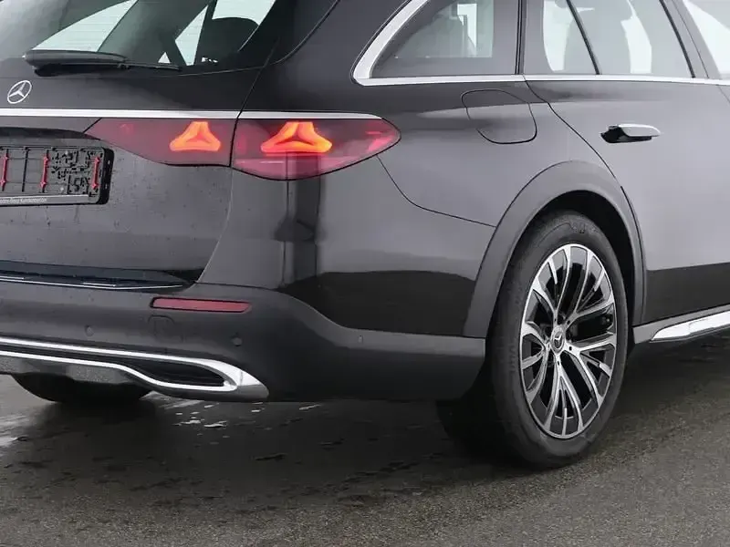 Gebraucht Mercedes E220 197 PS (144 kW) 2025 Andere Kombi