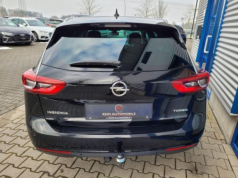 Gebraucht Opel Insignia Dynamic 165 PS (121 kW) 2018 Schwarz Kombi