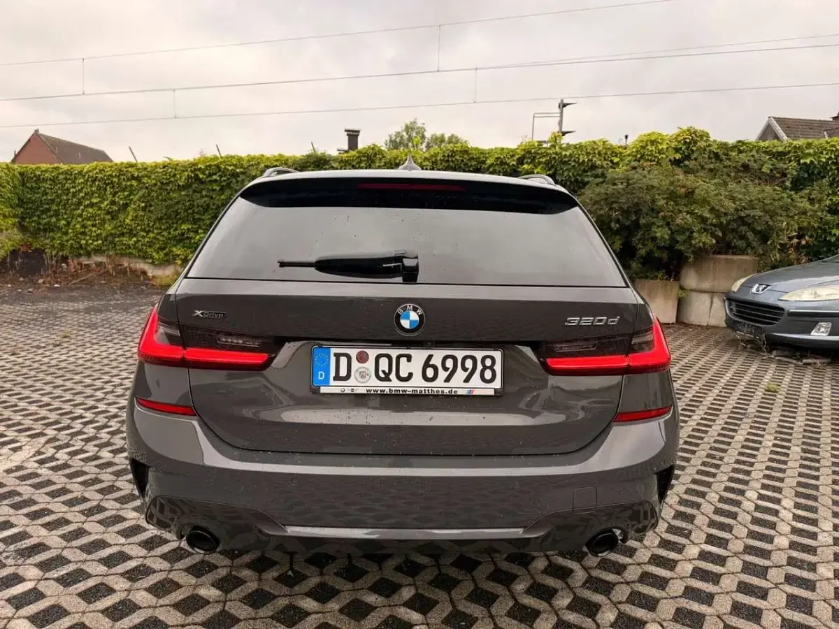 Gebraucht BMW 320 M Sport 190 PS (139 kW) 2021 Dravitgrau Kombi