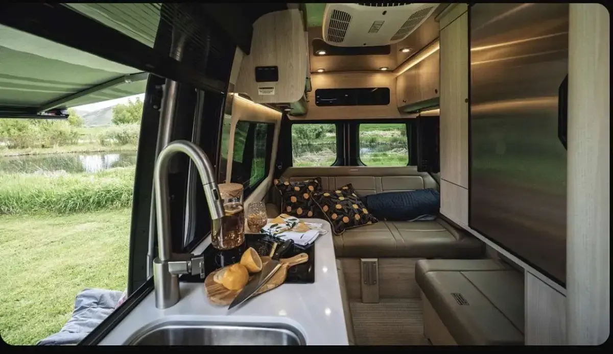 Neu Mercedes Sprinter 170 PS (125 kW) 2026 Grau Van
