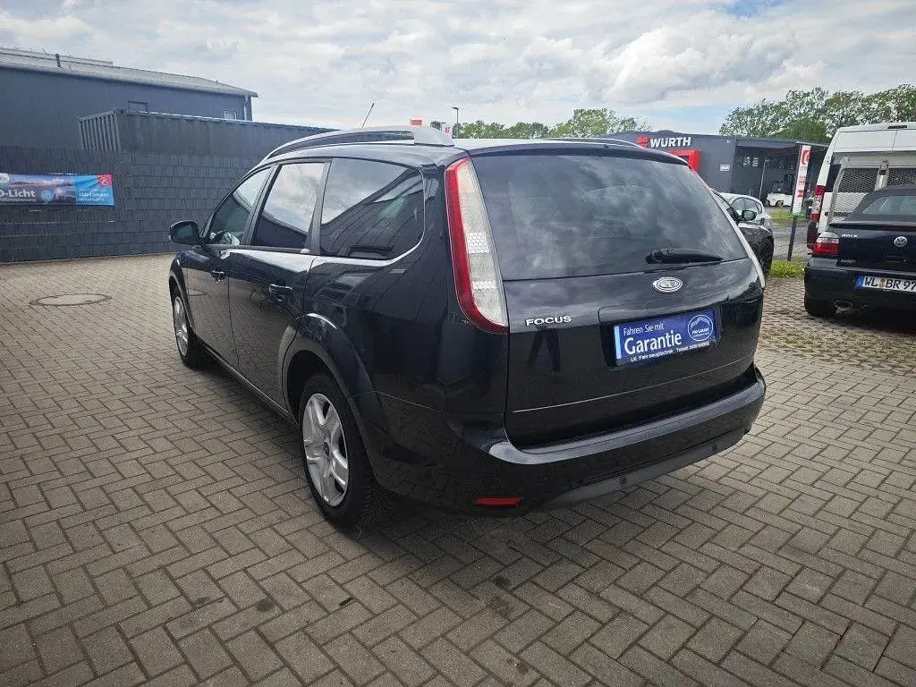 Gebraucht Ford Focus Style 101 PS (74 kW) 2010 Schwarz Kombi