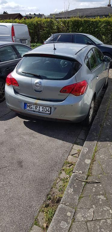 Gebraucht Opel Astra 87 PS (63 kW) 2011 Grau Limousine