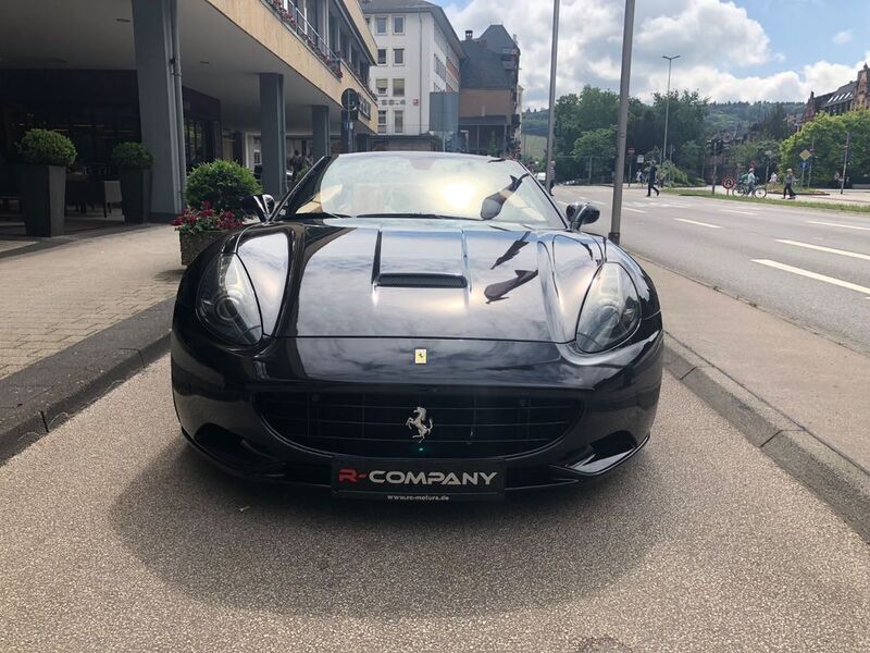 Schwarz Gebraucht 2013 Ferrari California Cabrio | 149.000 € - Bild 1/4