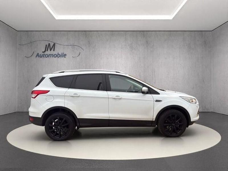 Gebraucht Ford Kuga Titanium 150 PS (110 kW) 2016 Weiß SUV