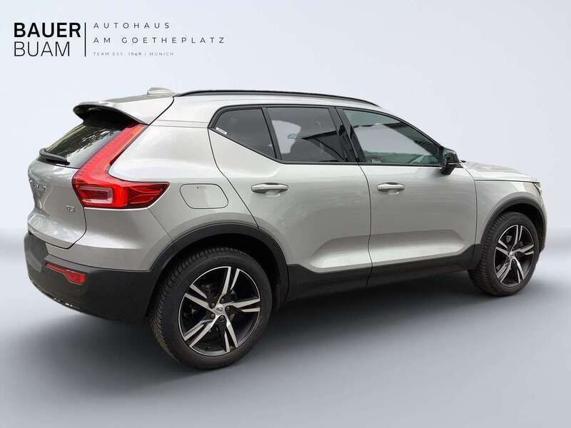Gebraucht Volvo XC40 Plus 163 PS (119 kW) 2024 Silver dawn metallic SUV