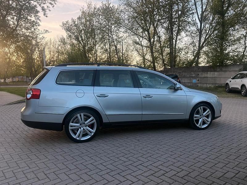 Usata VW Passat 140 CV (102 kW) 2009 Argento Station wagon