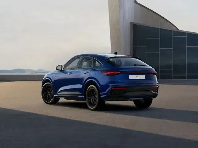 Neu Audi Q5 Sportback S-Line 299 PS (219 kW) 2026 Blau SUV