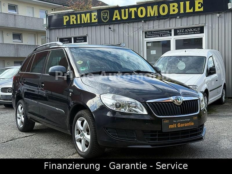 Schwarz Gebraucht 2011 Skoda Fabia Family Kleinwagen | 6.490 € (Fairer Preis) - Bild 1/4