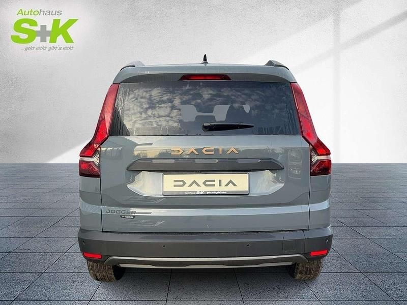 Neu Dacia Jogger Extreme 141 PS (103 kW) 2025 Schiefergrau (grau) Van / Kleinbus