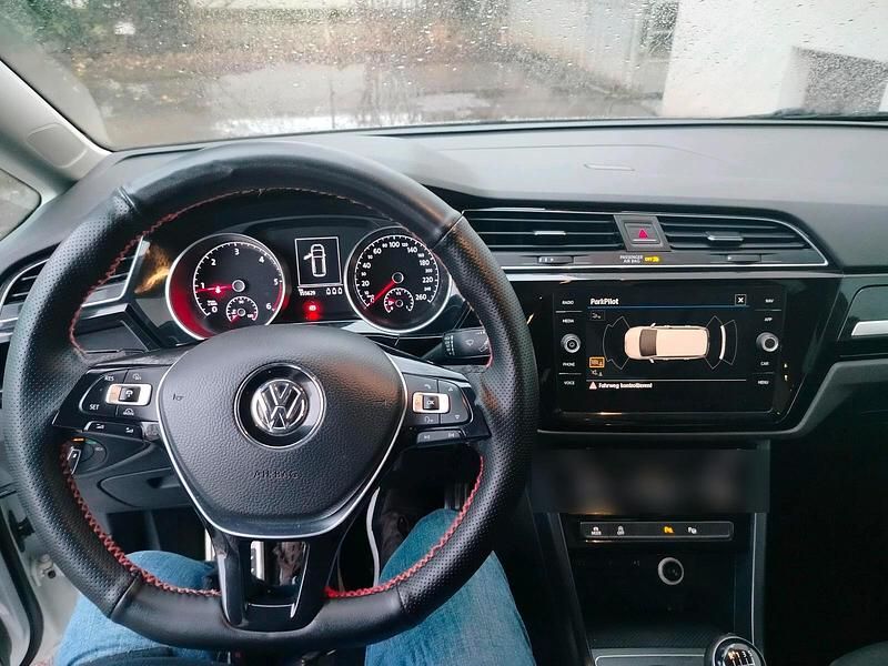 Gebraucht VW Touran 116 PS (85 kW) 2017 Weiß Van / Kleinbus