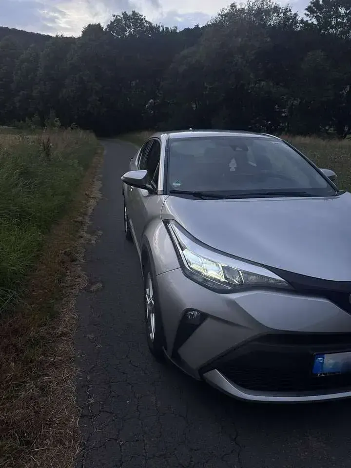 Gebraucht Toyota C-HR 122 PS (89 kW) 2023 Grau SUV