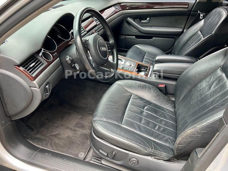 Second-hand Audi A8 280 CP (205 kW) 2004 Argintiu Berlinǎ