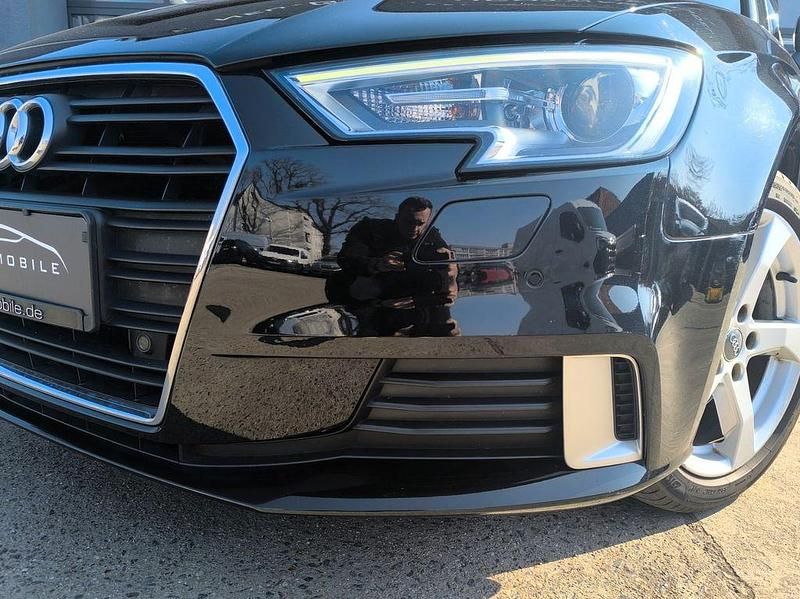 Gebraucht Audi A3 Comfort 116 PS (85 kW) 2018 Schwarz Limousine