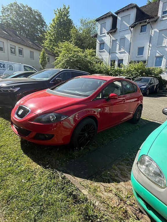 Rot Gebraucht 2008 Seat Leon Sport Limousine | 2.500 € (Fairer Preis) - Bild 1/3