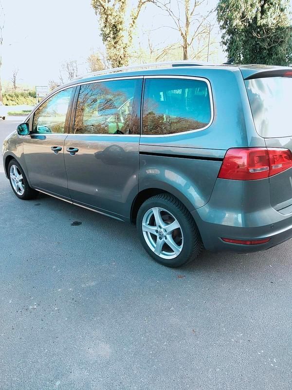 Gebraucht VW Sharan Highline 170 PS (125 kW) 2011 Grau Van / Kleinbus