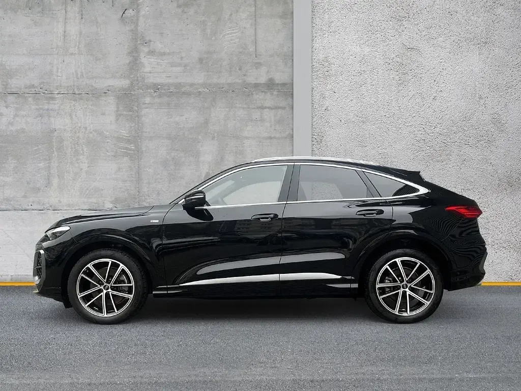 Gebraucht Audi Q5 Sportback Ambiente 204 PS (150 kW) 2025 Außenfarbe: SUV