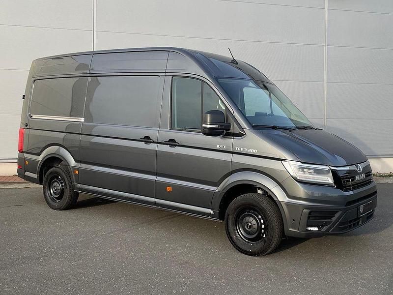 Neu MAN TGE 205 PS (150 kW) 2025 Grau Van