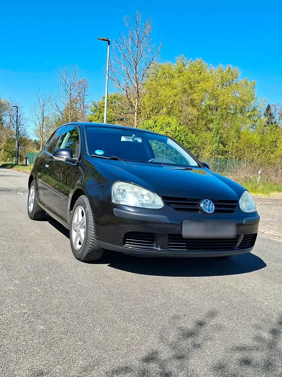 Używany VW Golf IV 90 KM (66 kW) 2004 Czarny Sedan/Limuzyna